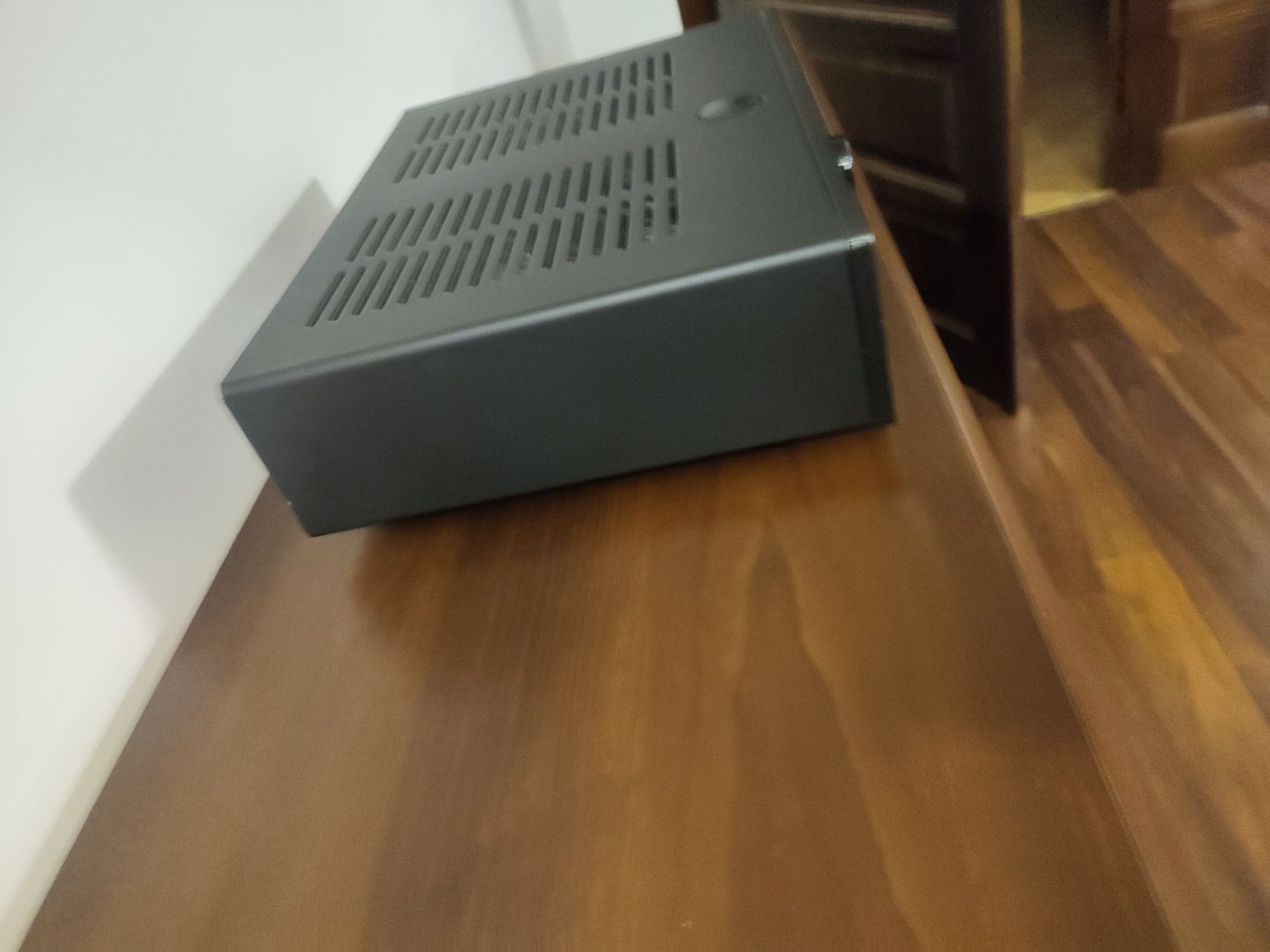 Cambridge audio azur 550a