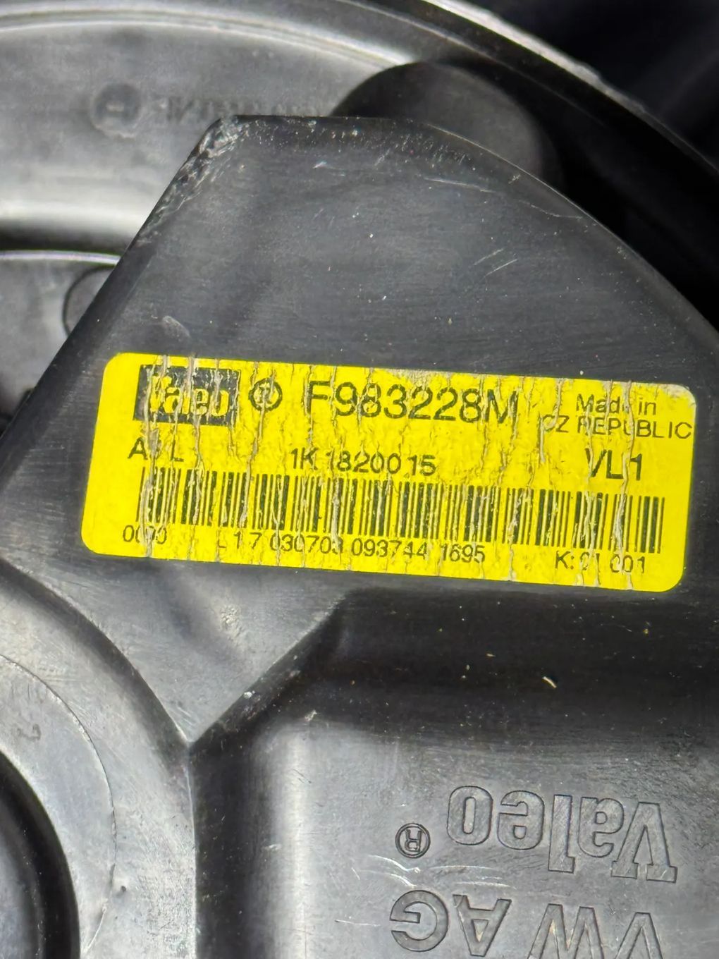 VW AUDI SKODA SEAT DMUCHAWA POWIETRZA F983228M