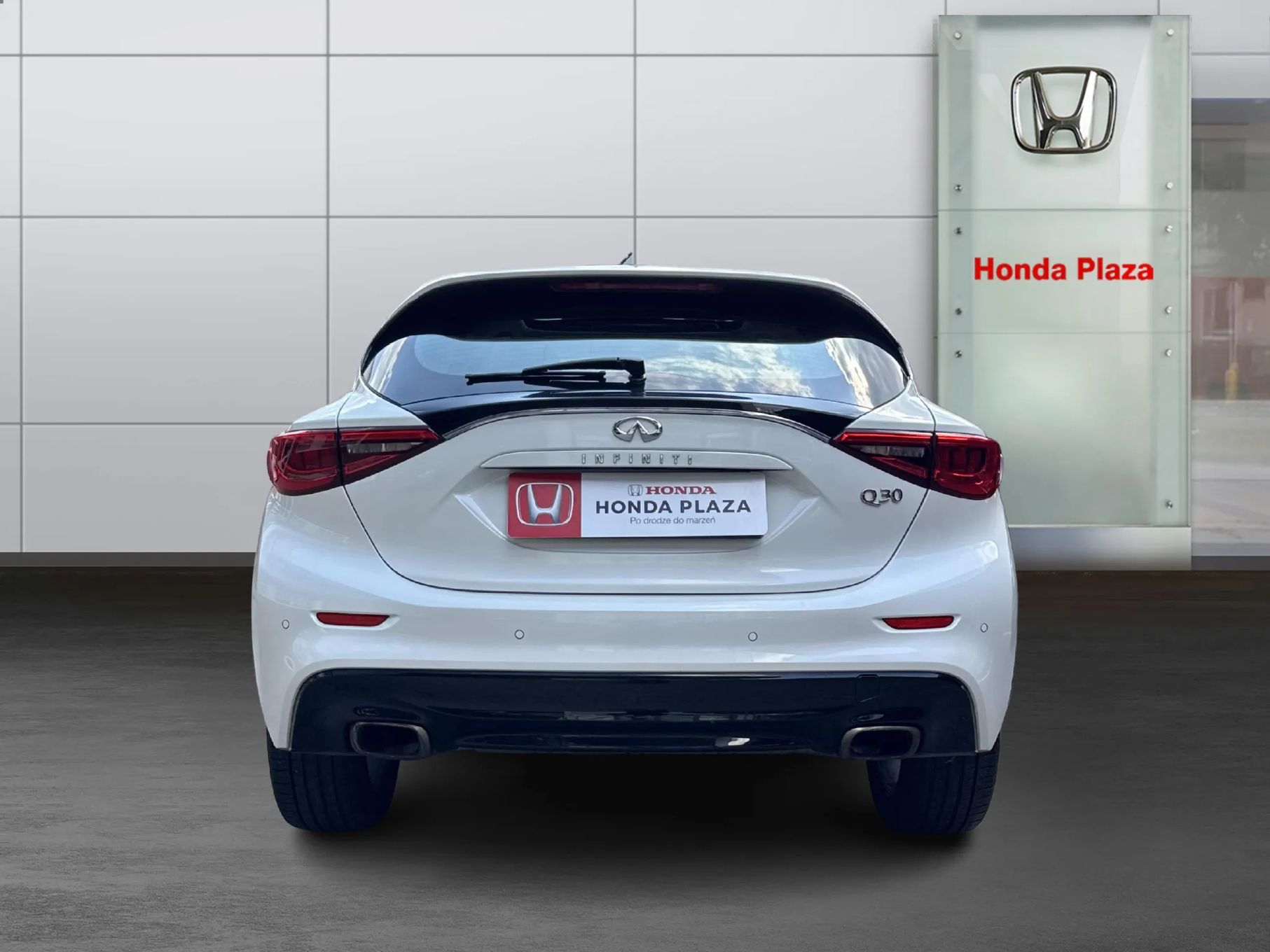 Infiniti Q30 1.6 REZERWACJA!! Premium Bezwypadkowy Navi Dach Panoramiczny