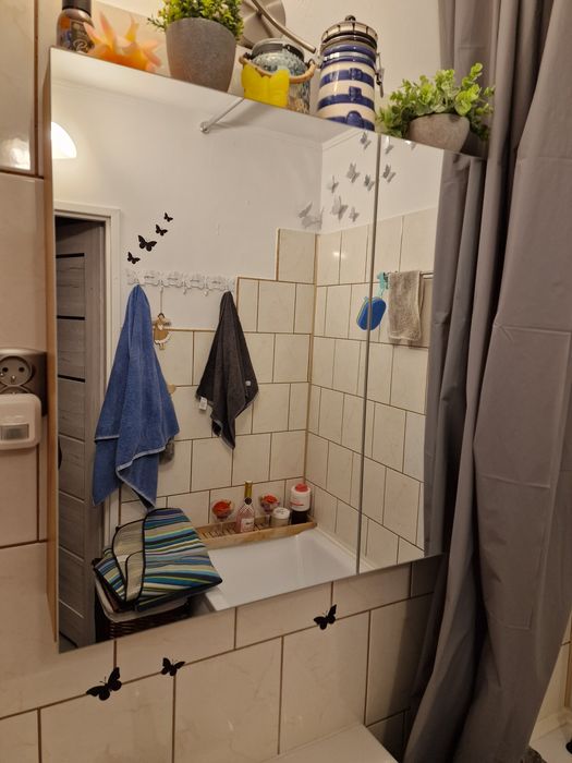 Szafka lustrzana Easier 70 x 70 otwierana Sensea nad umywalkę