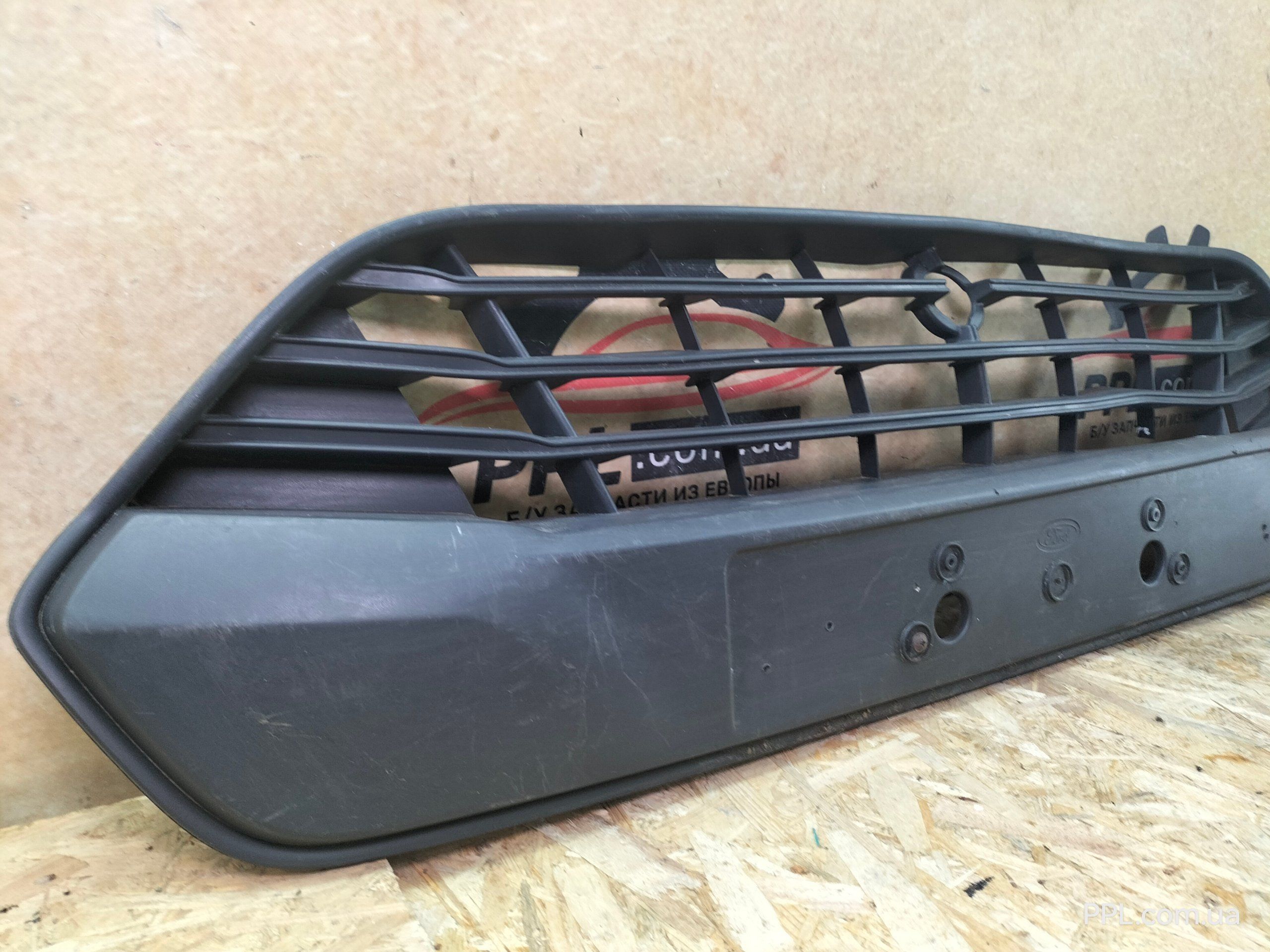 Ford Transit Custom 12-17 решетка переднего бампера BK21-17B968-ABW
