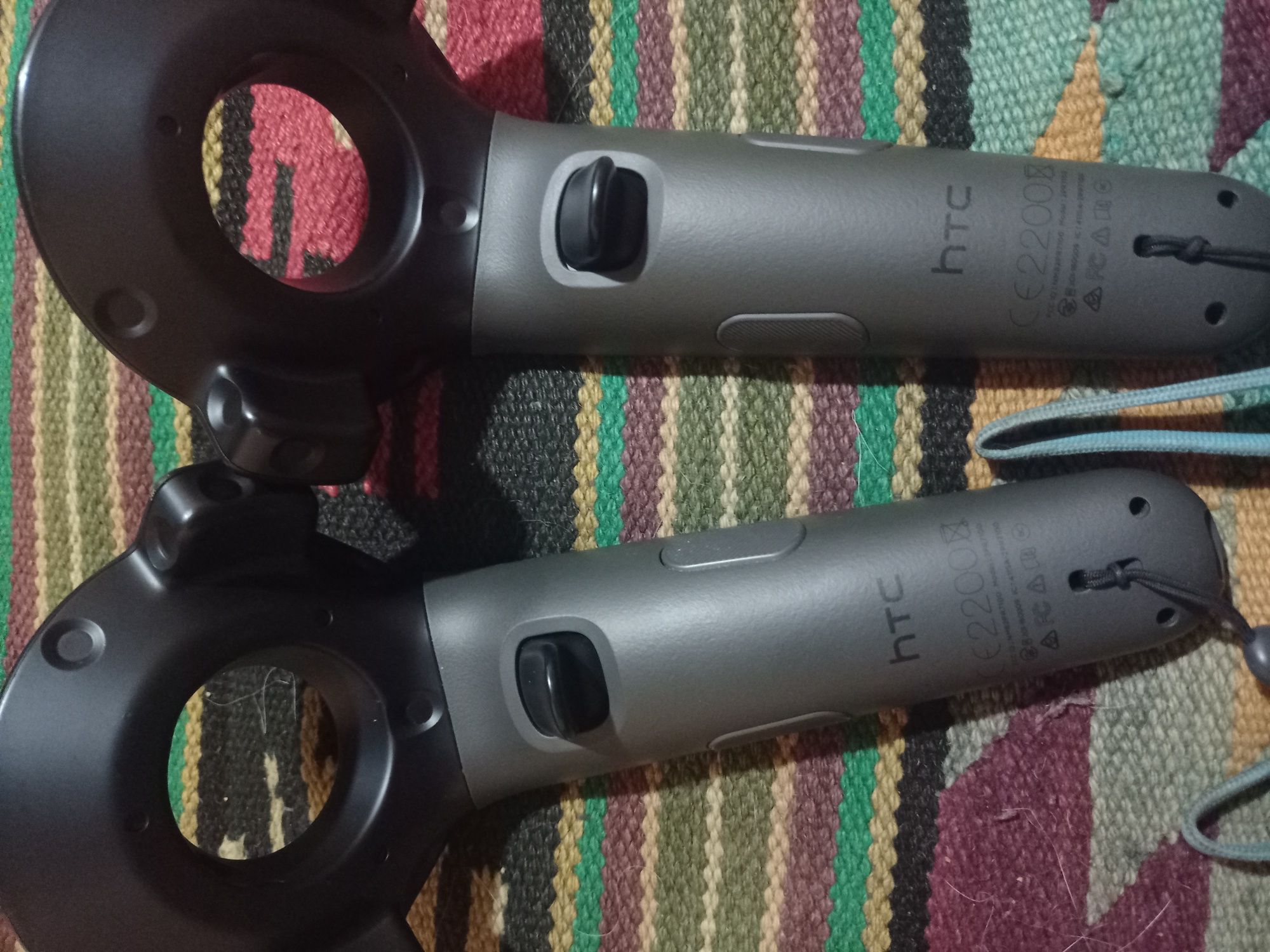 Htc vive контролери