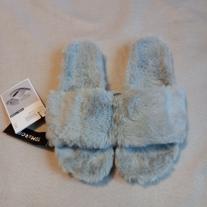 Kapcie damskie z futerkiem - 39