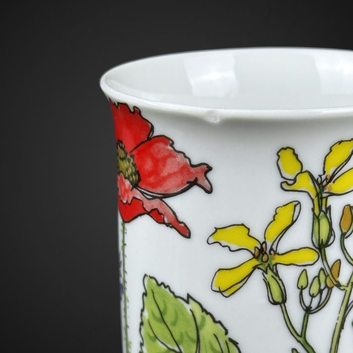 Kubek porcelanowy z makiem i łubinem Midsommar IKEA B51/10272