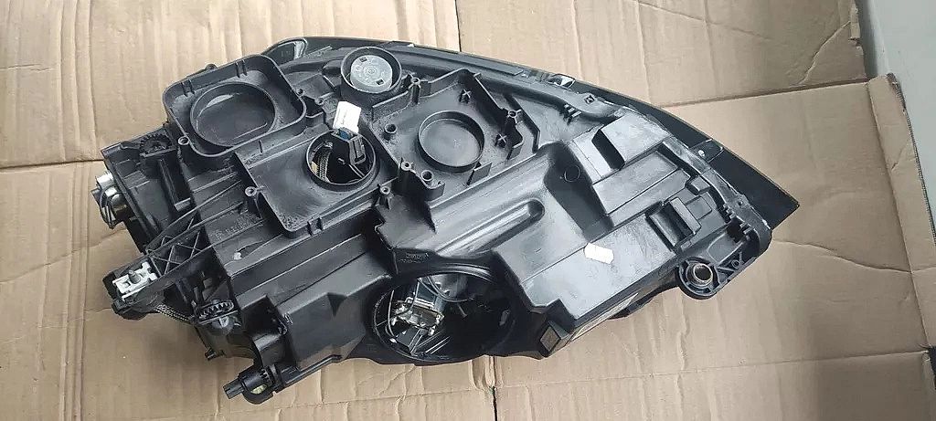 Lampa Przód Prawa Vw Golf Vii Xenon 5g