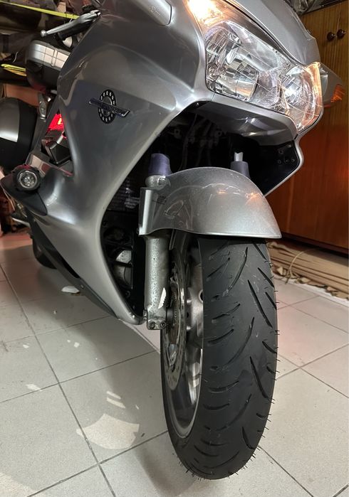 Honda Pan European ST1300 com radio e colunas