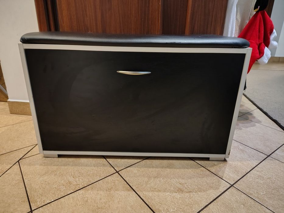 Szafka na buty z siedziskiem