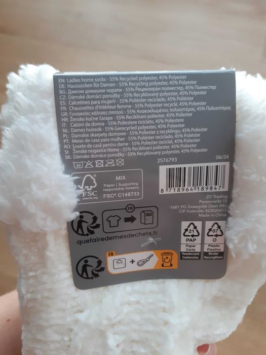 Skarpety bambosze ciepłe białe baranek antypoślizgowe