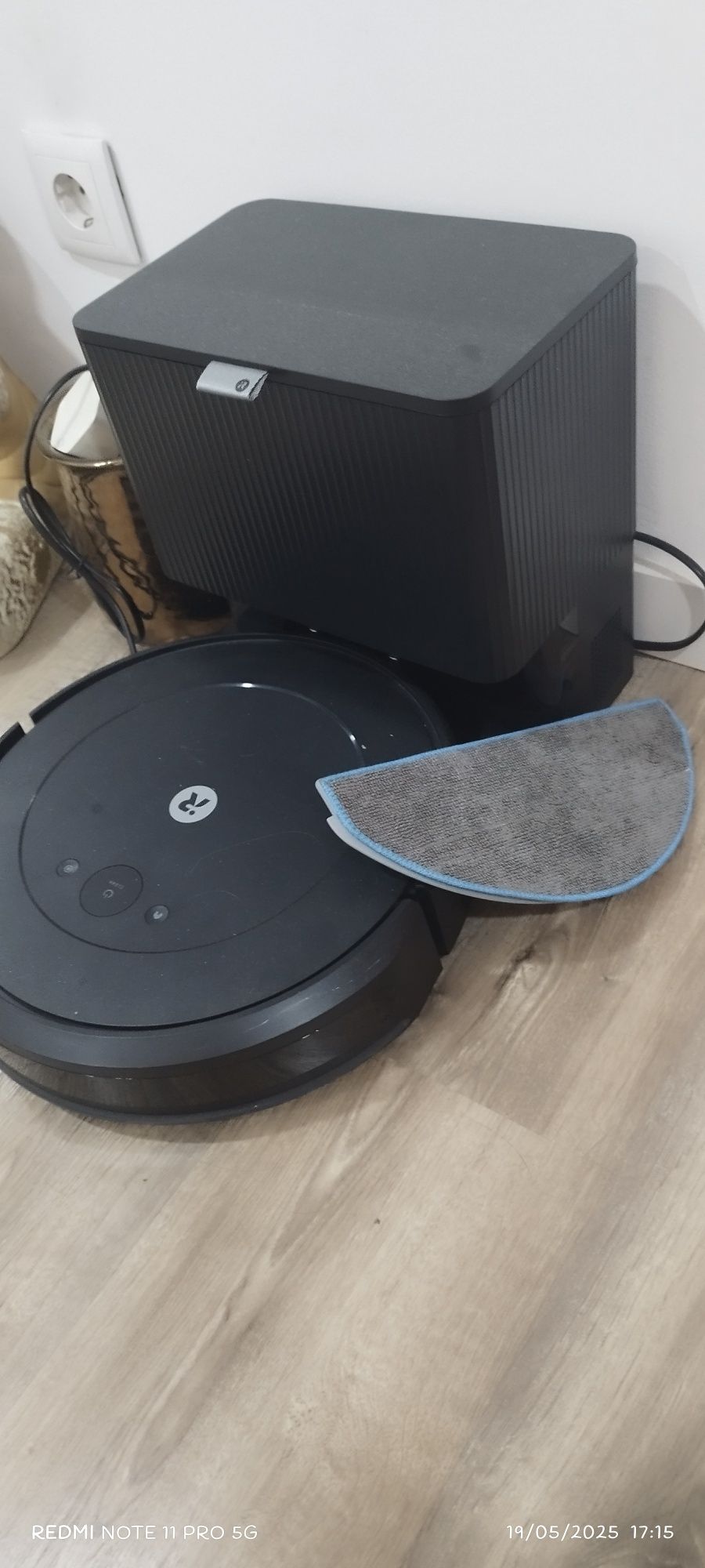 Vendo aspirador Robot praticamente novo