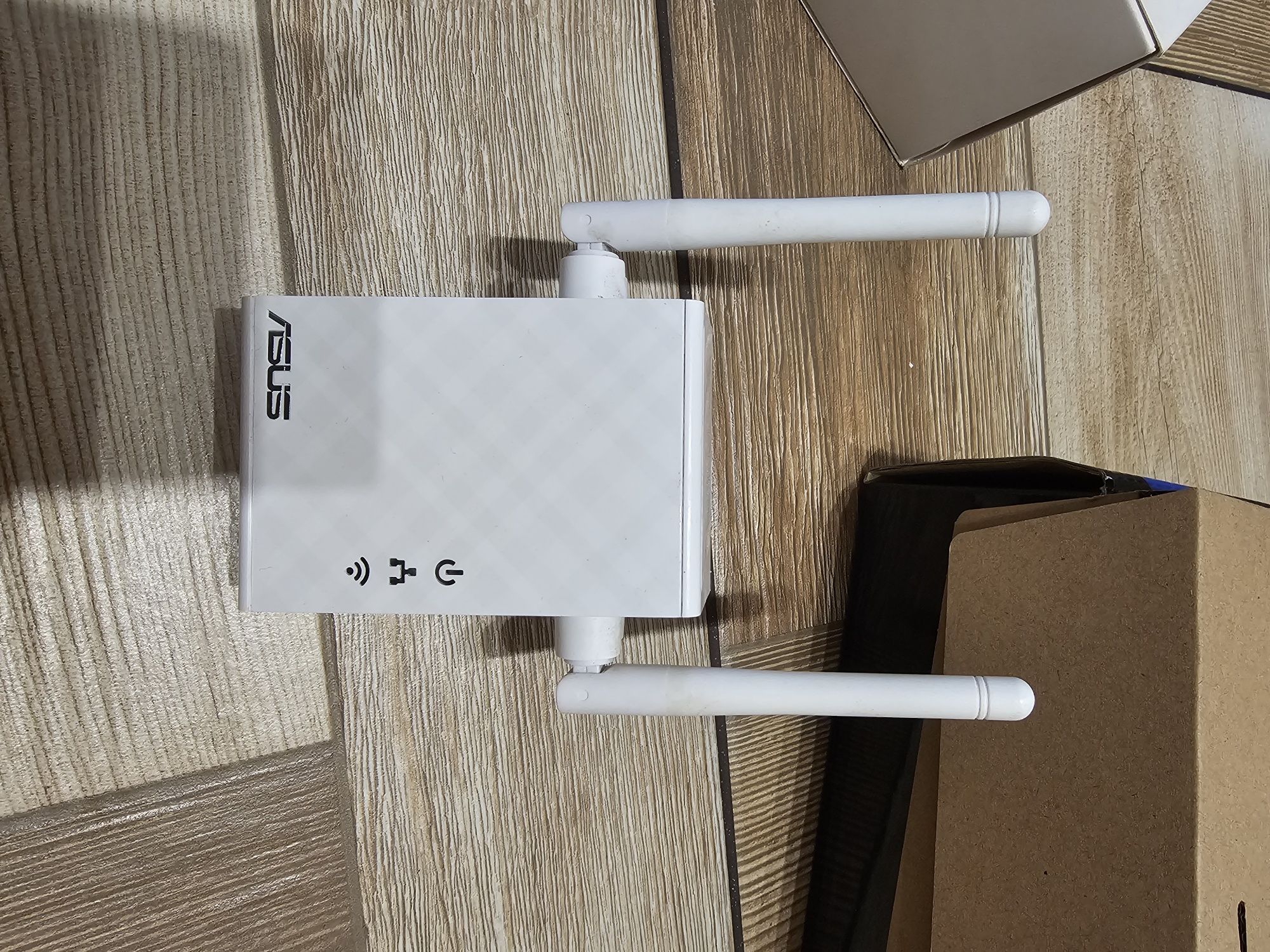 Wzmacniacz WiFi Asus RP-N12
