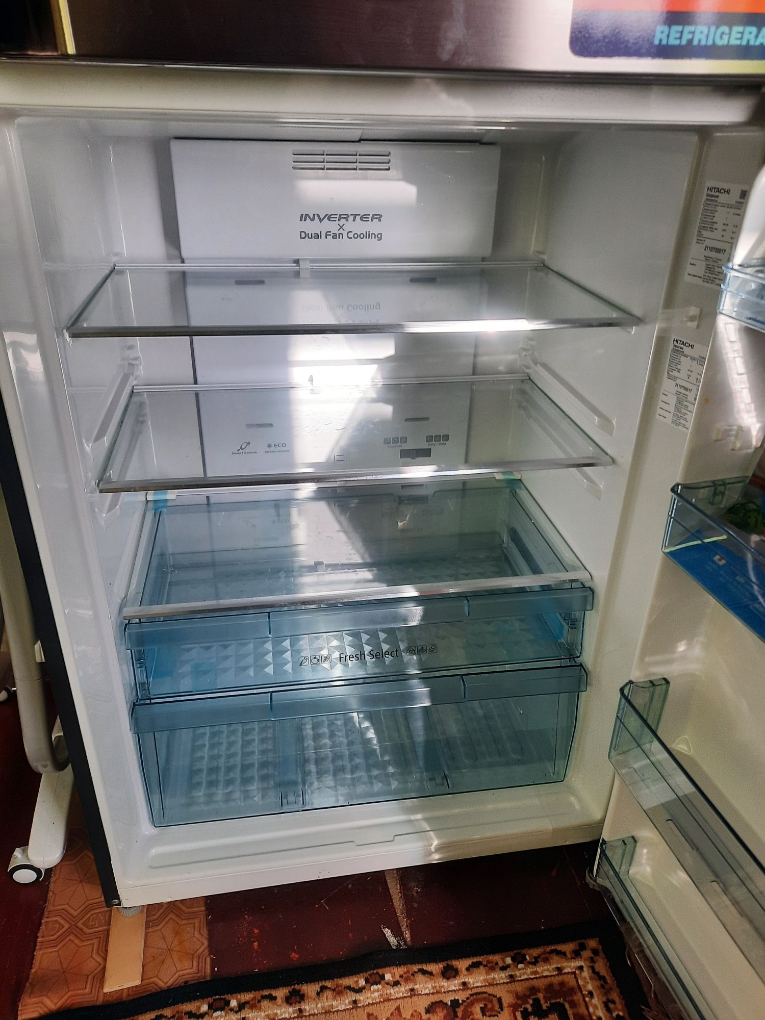 Холодильник  HITACHI R-V610PUC7