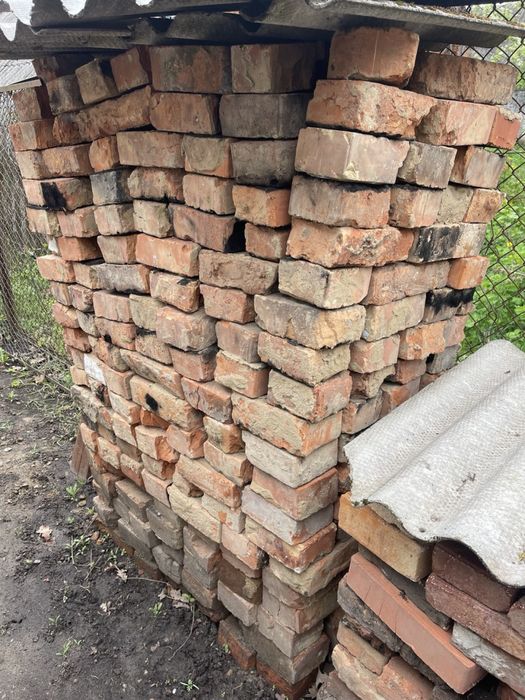 Продам кирпич красный, половинки б/у