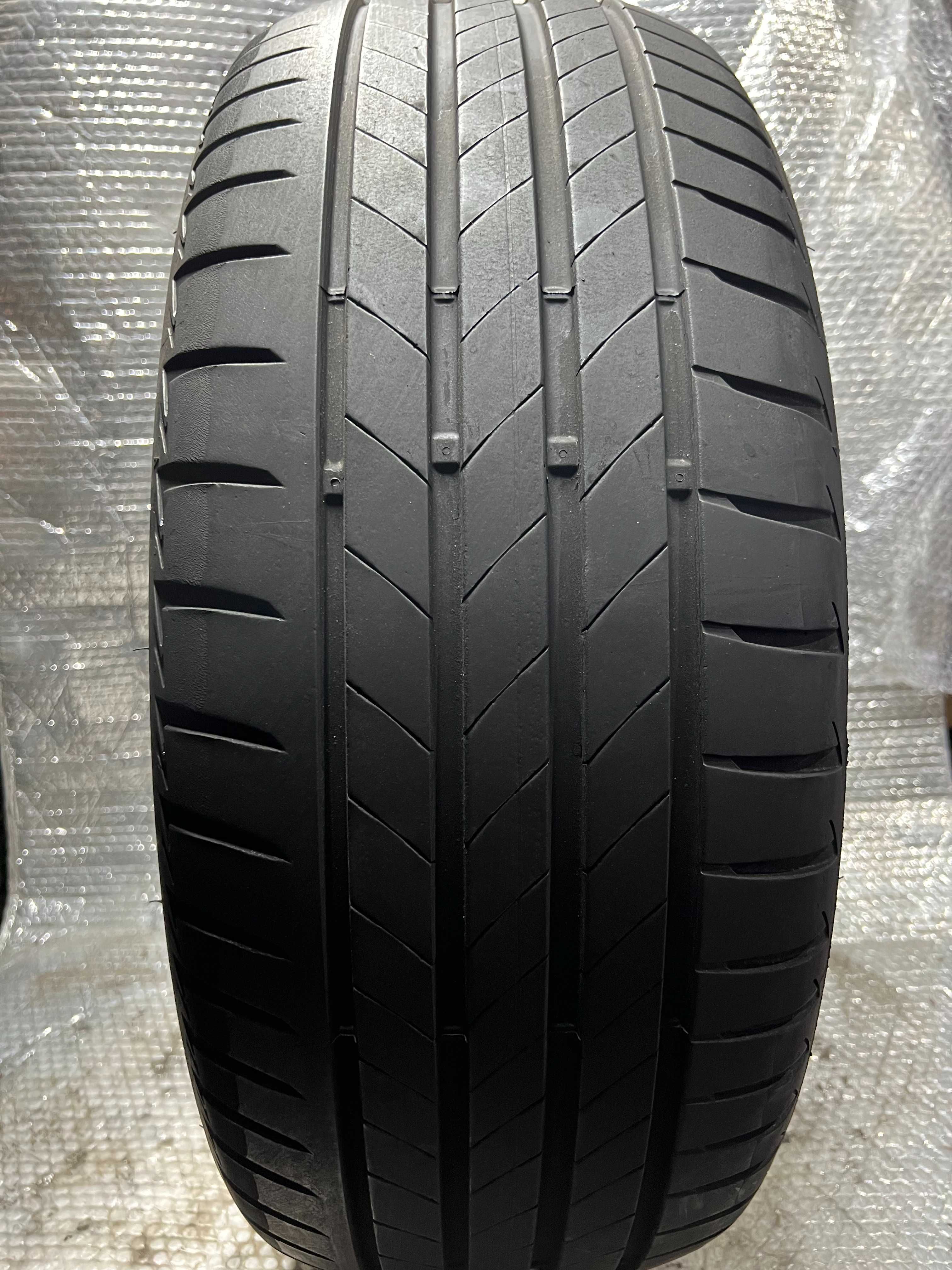 Шини Б/в 235.50.19 комплект Bridgestone