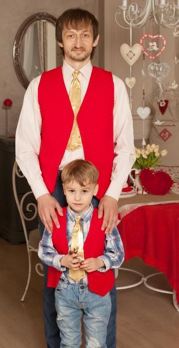 Продам костюмы на фотосессию для семьи