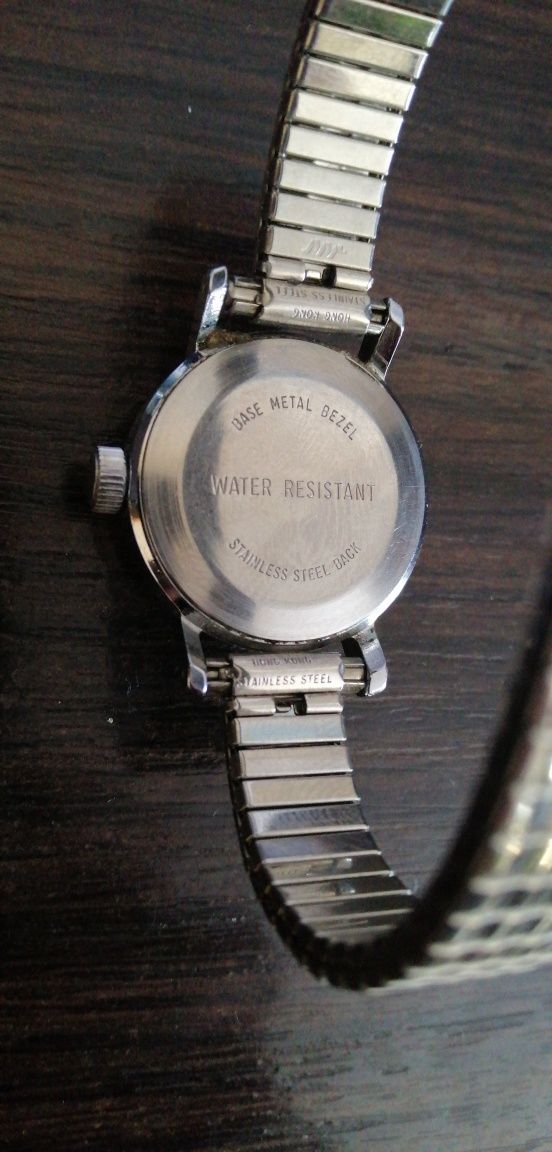 Продам годинник жіночій Timex