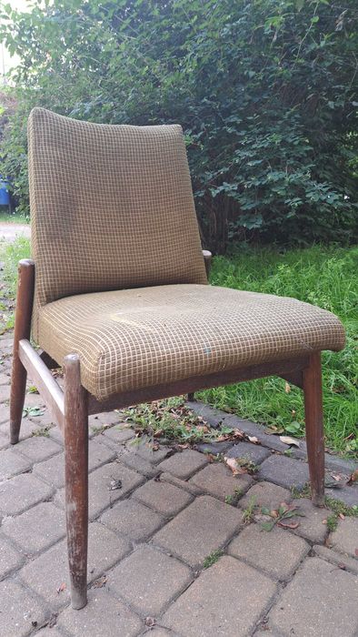 Fotel Celia typ 300-227 PRL vintage do renowacji