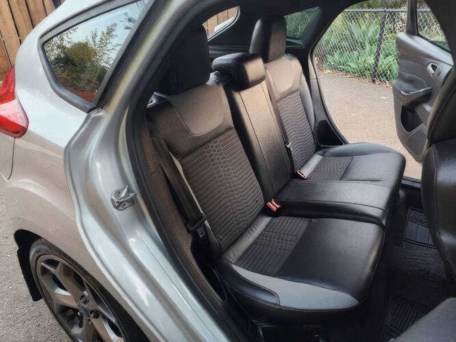 Ford Focus ST      2014