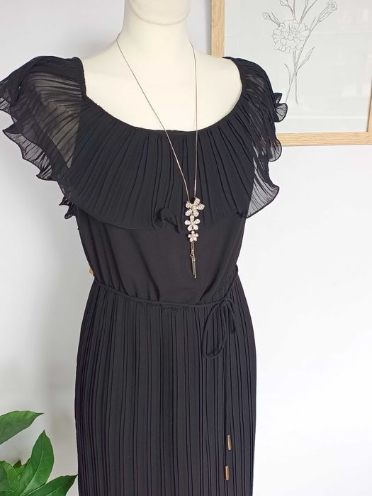 Nowy naszyjnik w kolorze srebrnym z kwiatami długi