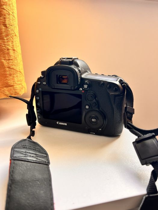 Canon 5D mk iv em bom estado