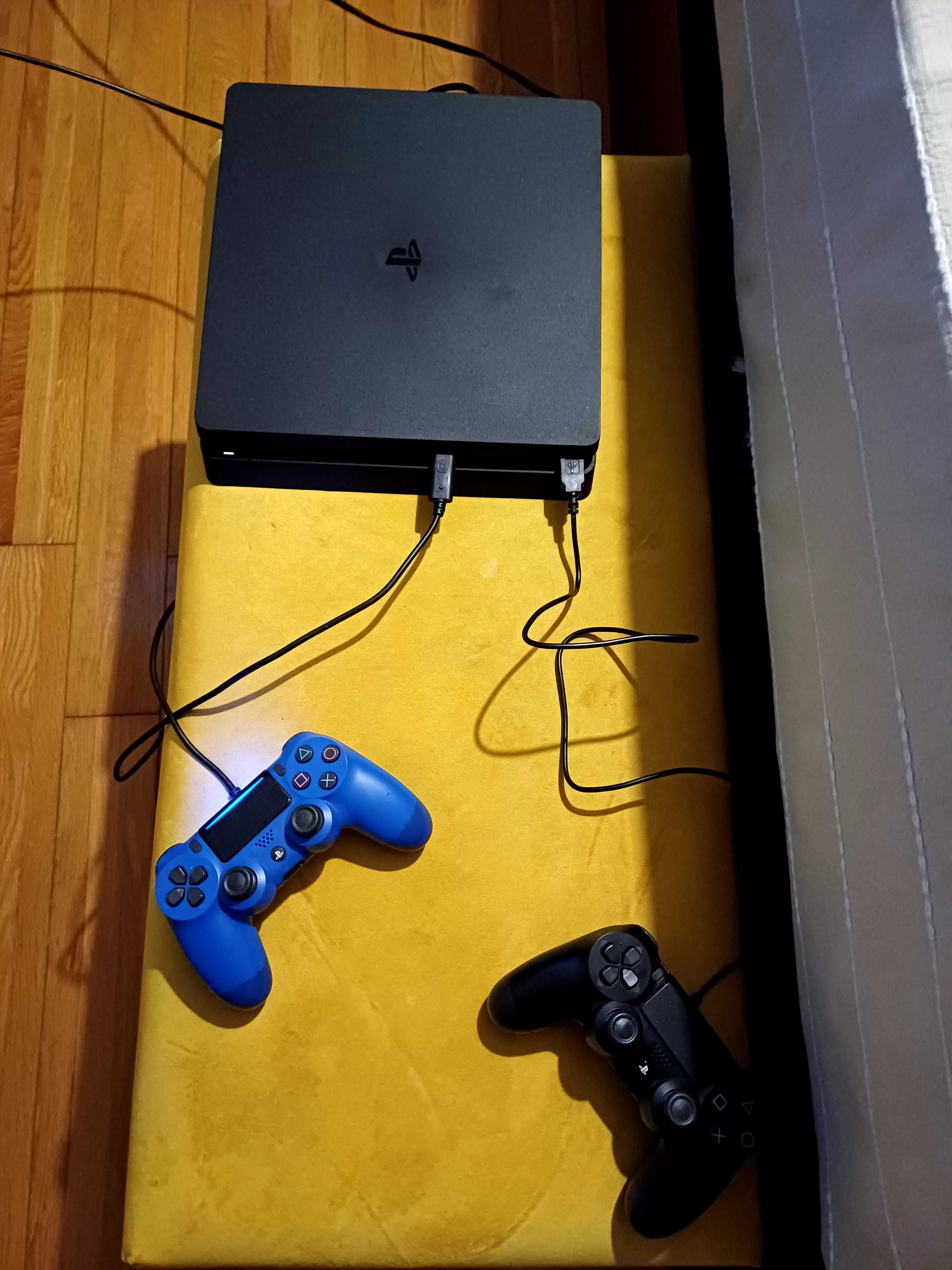 Ps4 ótimo estado, 2 comandos e 4 jogos