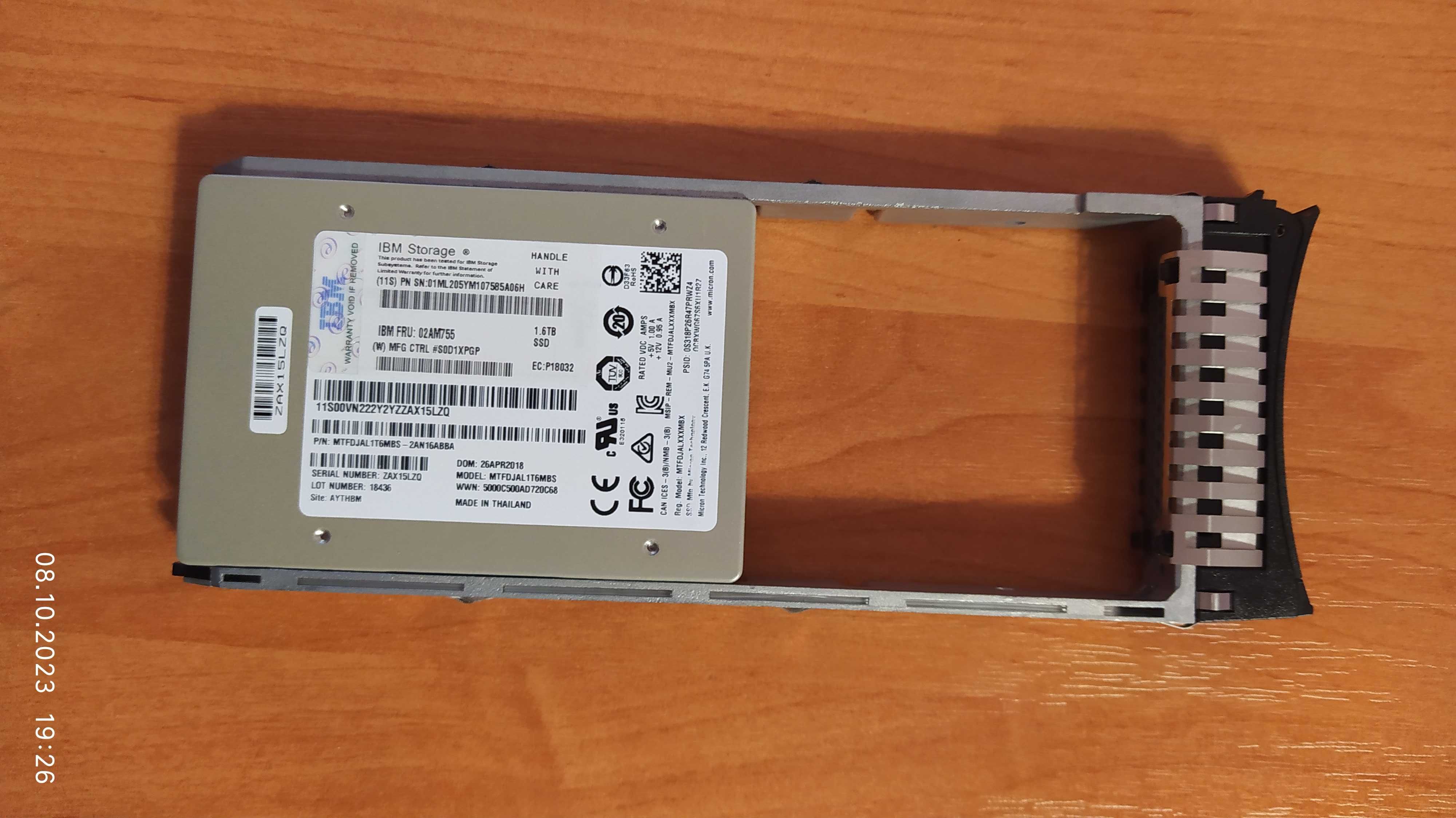 SSD. Haкoпичувaч 2.5" HGST / IBM 1.6 TB SSD 12G SAS MTFDJAL1T6MBS
