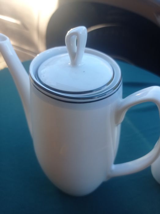 Porcelanowy dzbanek i mlecznik Chodzież