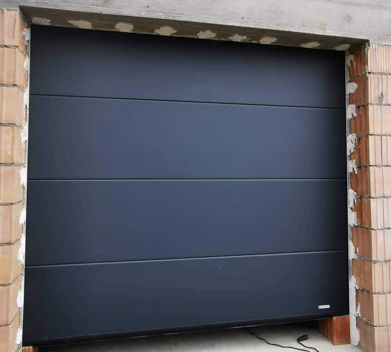 Brama segmentowa Antracyt  R60 2500x2250 – ciepła i solidna - Linestor