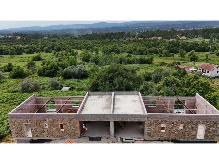 Moradia T3 Geminada - Gandra