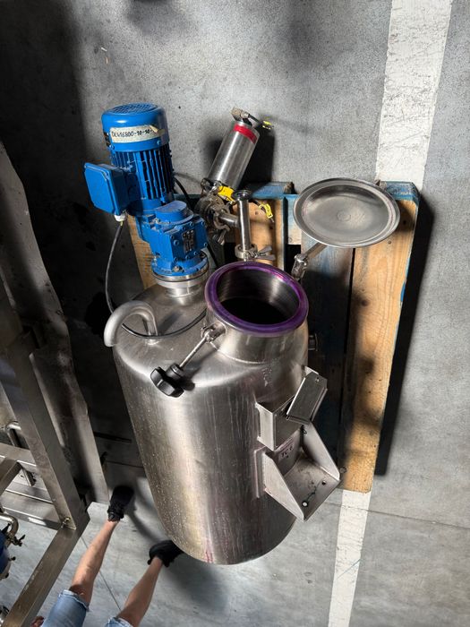 Реактор нержавіючий 155 л, є в наявності 6 шт