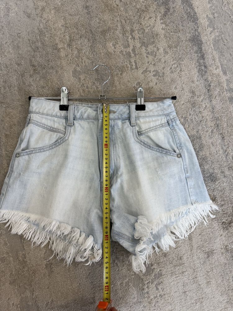 Шорти stradivarius 36