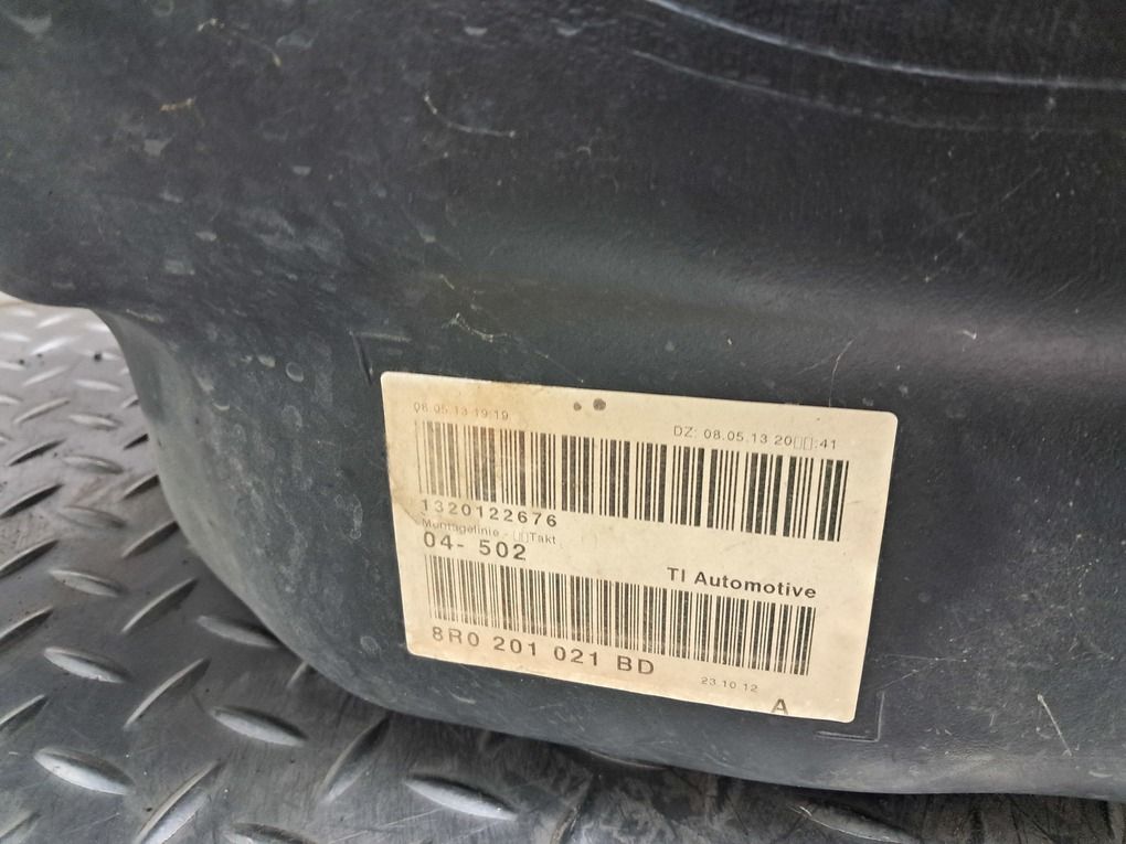 Топливный бак бензобак AUDI Q5 8R 8R0201060AP
