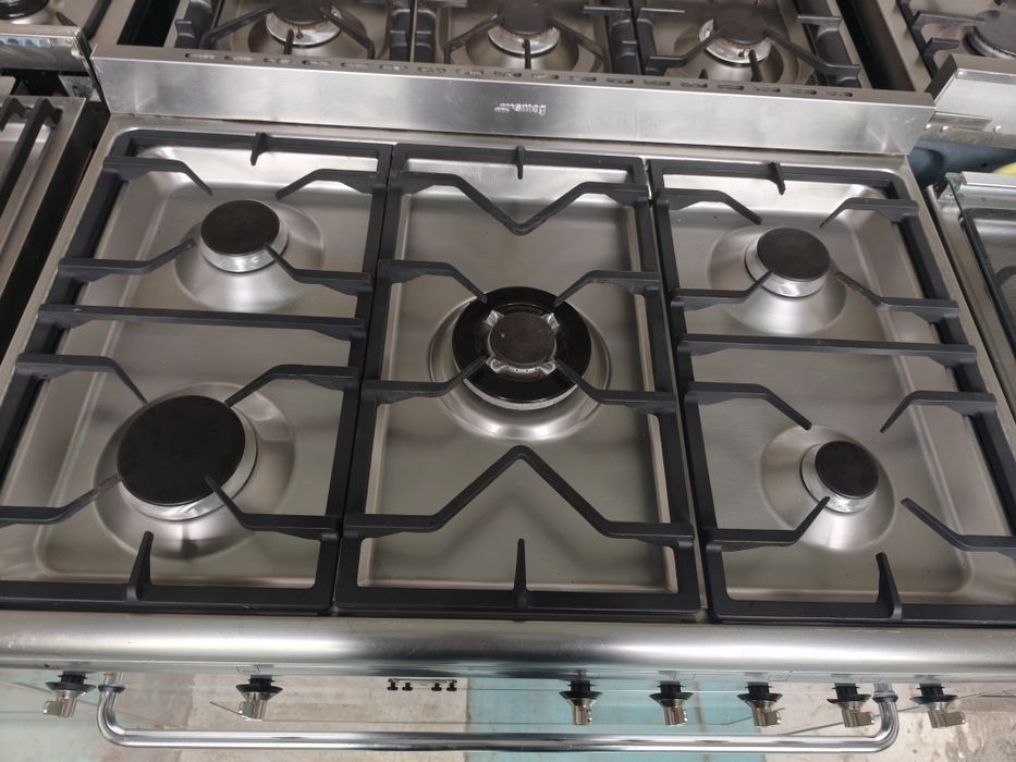 Професійна газова плита Smeg