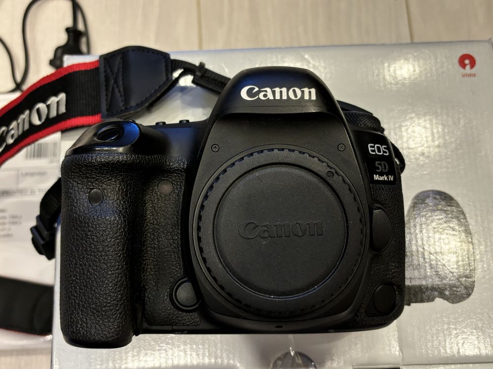 Canon EOS 5D Mark IV 4