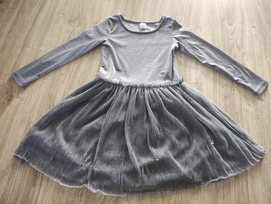 Sukienka szara rozm 122