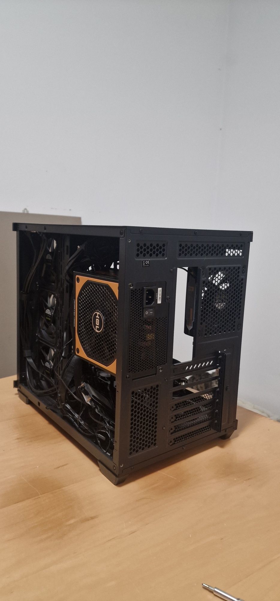 Vendo CAIXA de computador com 10 ventoinhas, aio e psu