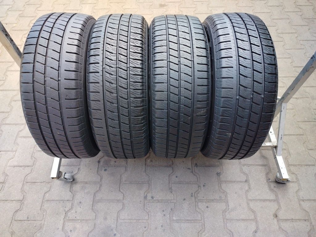 Opony Całoroczne 215/60R17C Goodyear Cargo Vector 215/60/17C