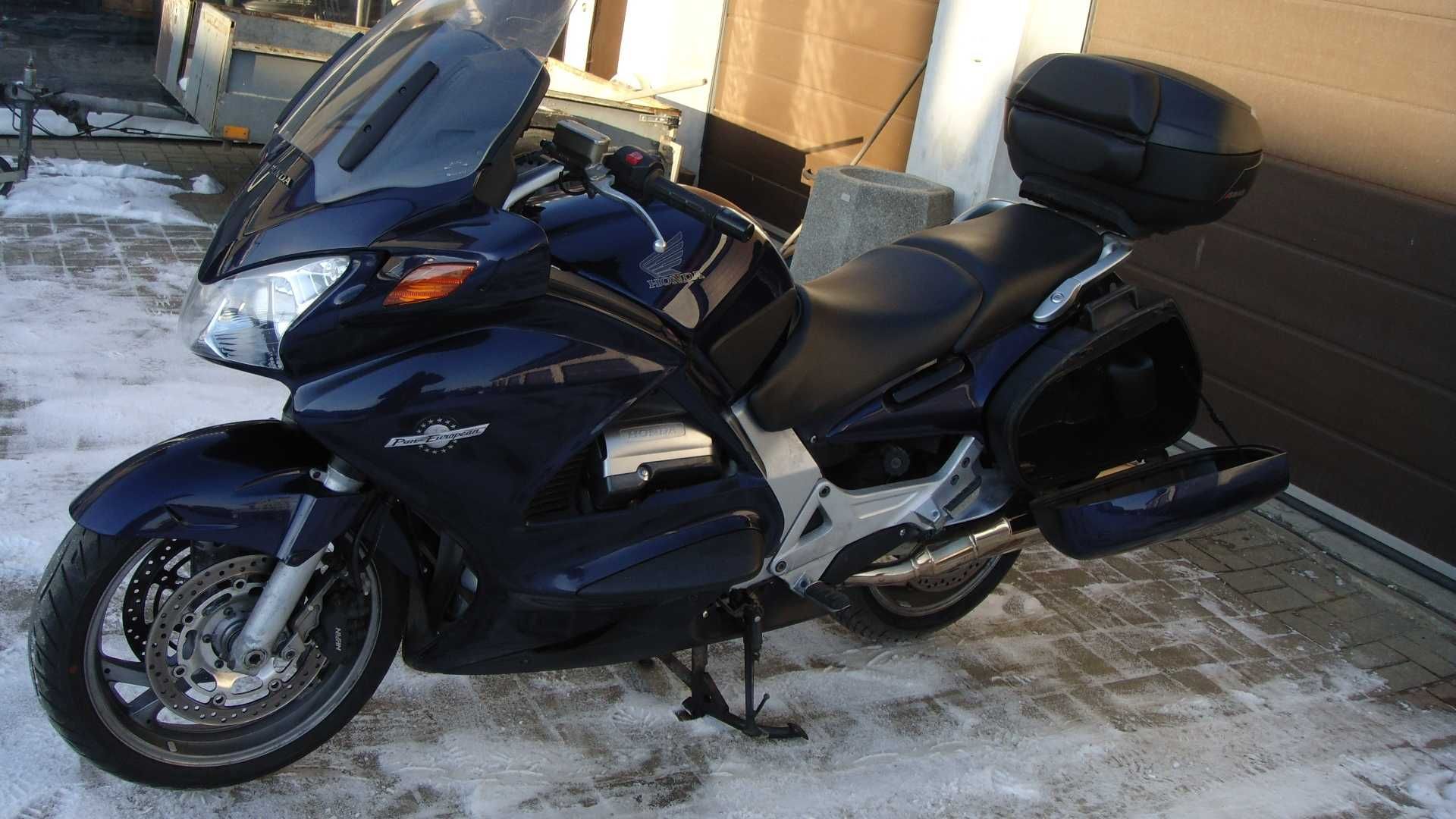 Honda  ST  1300  2006