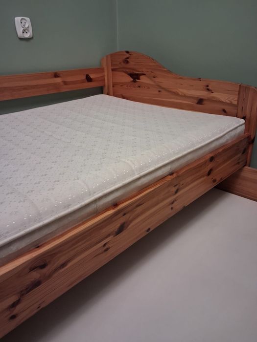 Łóżko drewniane z materacem 90x200 cm