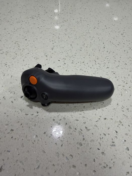 DJI Avata 2 Fly more combo (3 baterias) + DJI FPV remote controller 3
