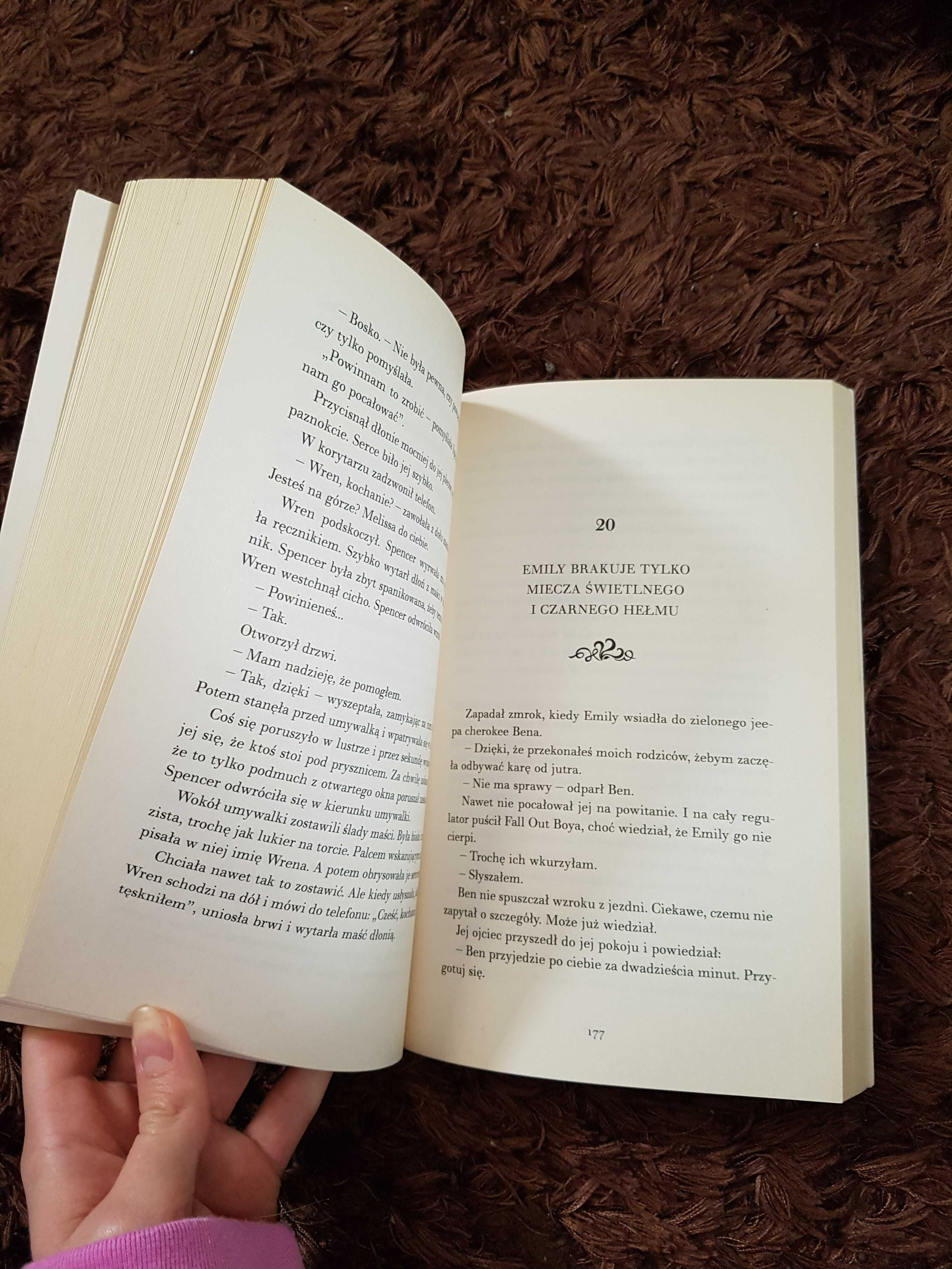 "Kłamczuchy" Pretty Little Liars Sara Shepard