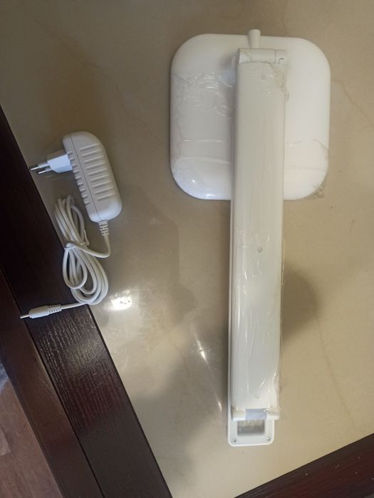 Світлодіодна настільна лампа