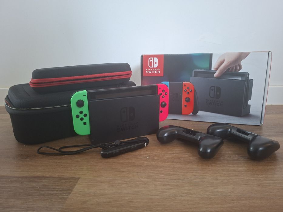 Nintendo switch + extras