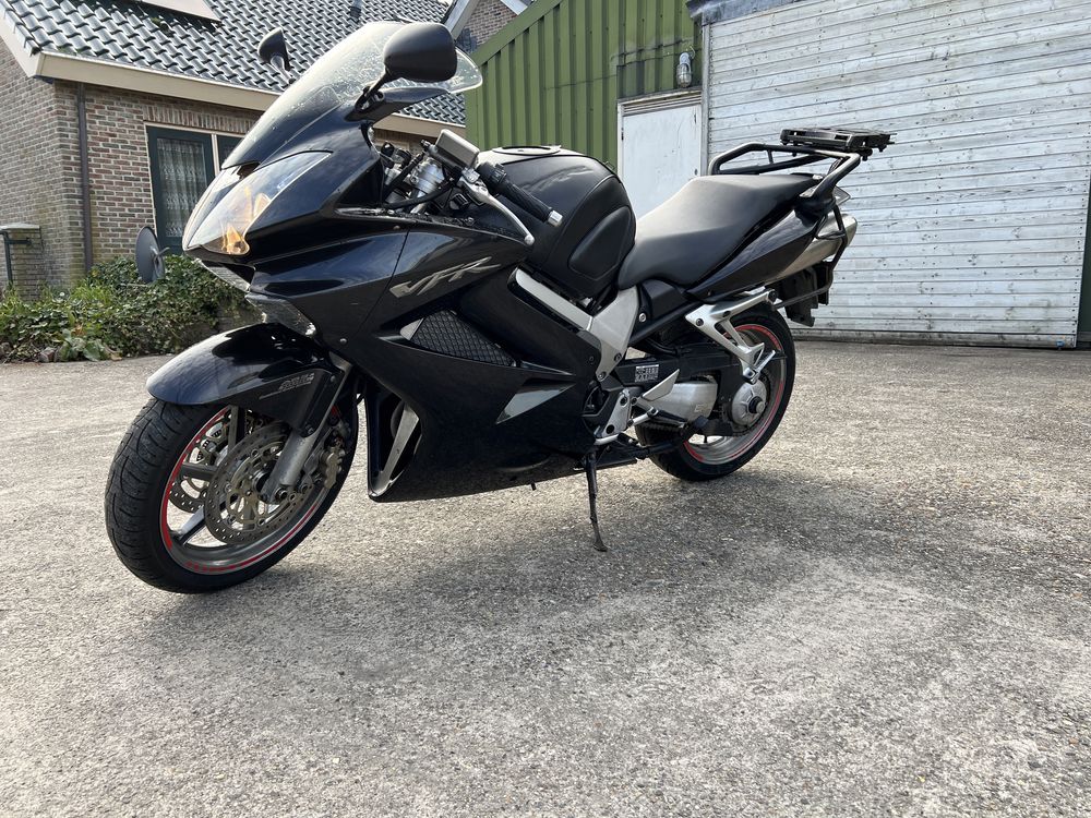 Honda VFR800 V-Tec