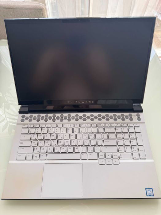 DELL Alienware M17 R2 Intel i7-9750H, RTX 2060, DDR4-16GB, SSD 480 GB