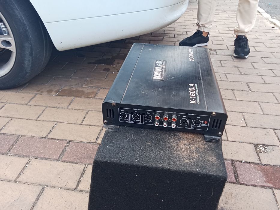 Subwoofer e amplificador