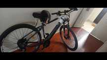 Bicicleta elétrica completamente nova. 
Tem 2 semanas de pouco uso.