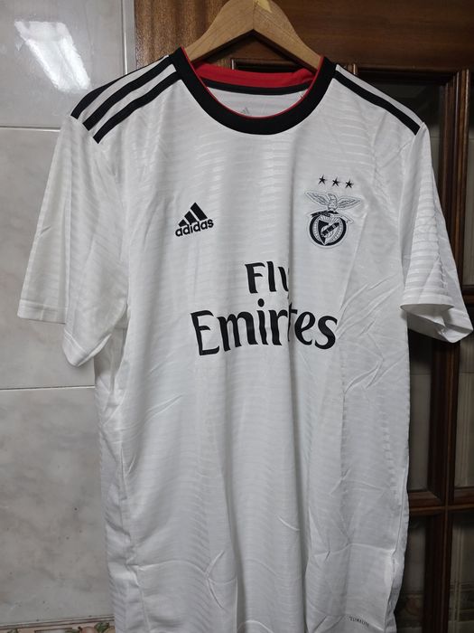 Camisola branca do benfica n 79 do joao felix