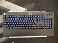 klawiatura gamingowa RGB Logitech G213 z przyciskami multimedialnym
