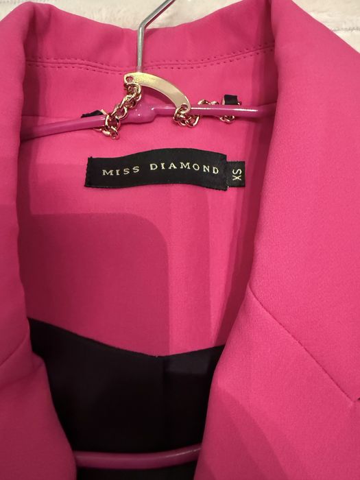 Продам педжак хс фирмы мисс диамонд