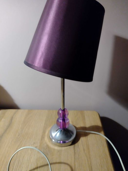 Lampka stojąca z wymiennym abażurem